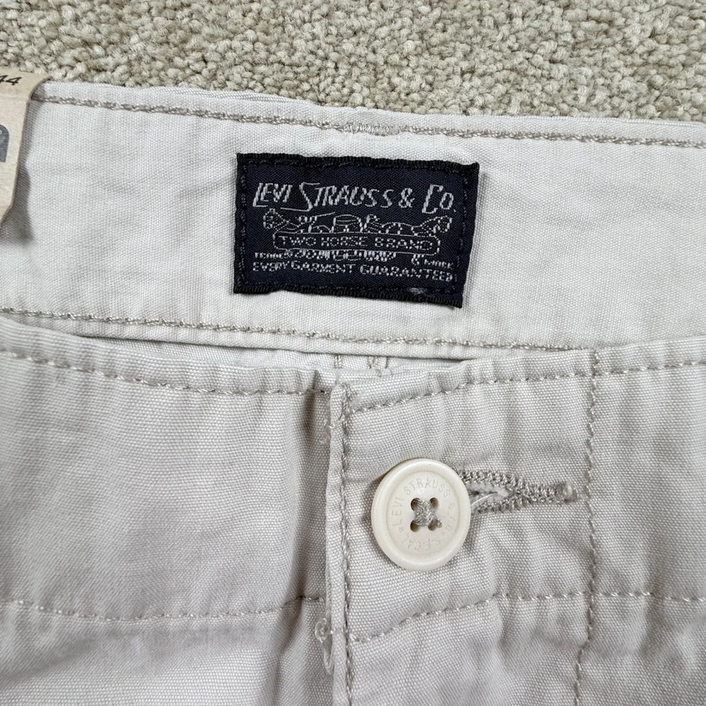Levi's Carrier Cargo Shorts Mens 44 Beige New Cotton Relaxed Fit 9in Inseam